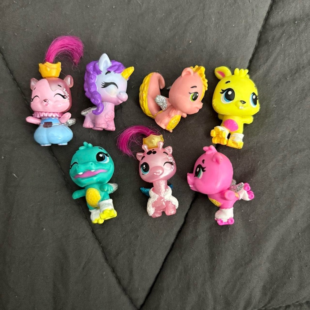 LOT of 7 hatchimal figurines